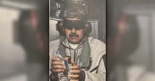 মার্কিন যুদ্ধজাহাজে বন্দি মাদুরোর ছবি প্রকাশ করলেন ট্রাম্প